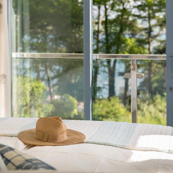 Clouds Rock, Cornwall - Holiday House for 10 People